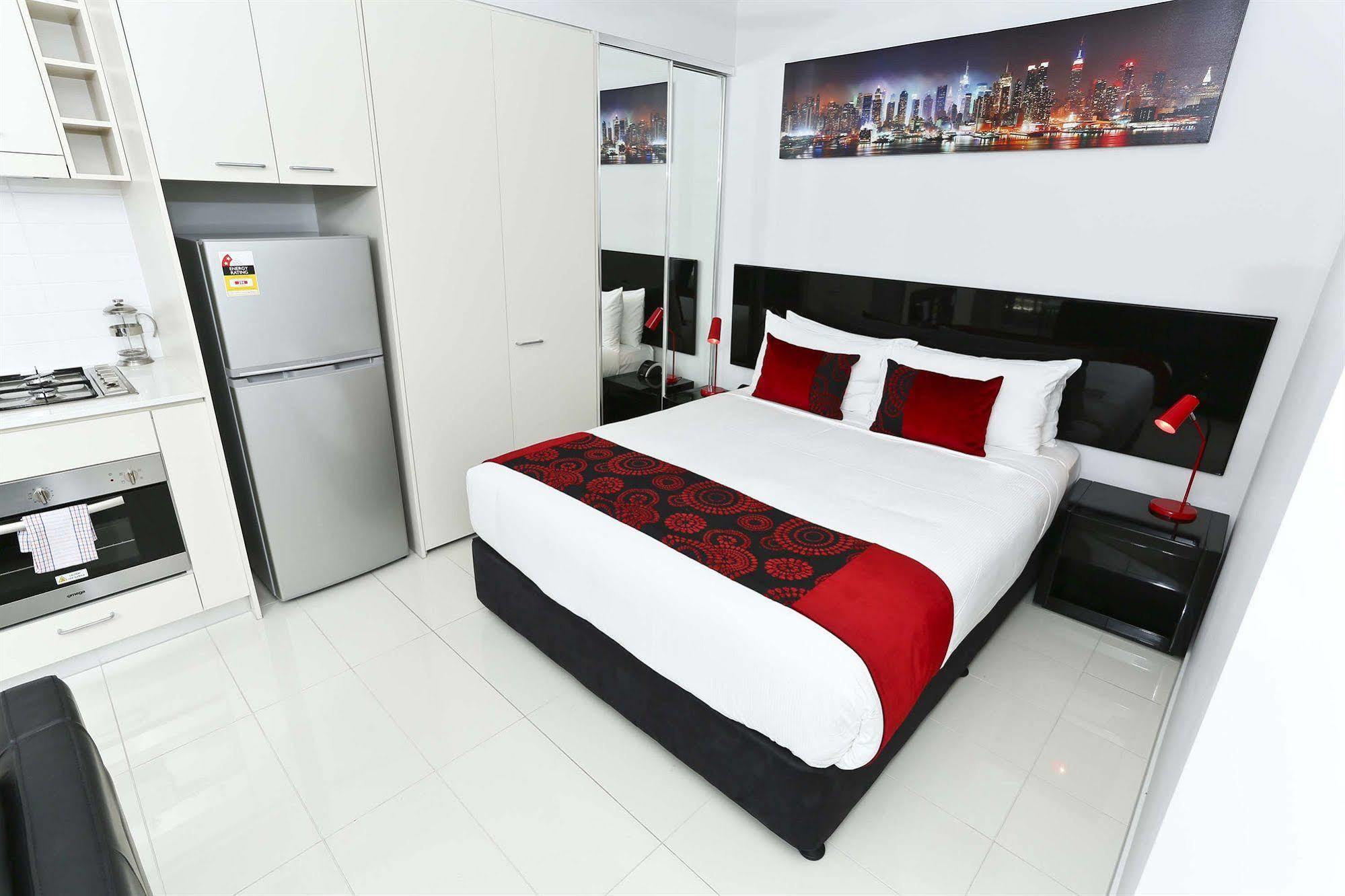 Mantra Midtown 4*